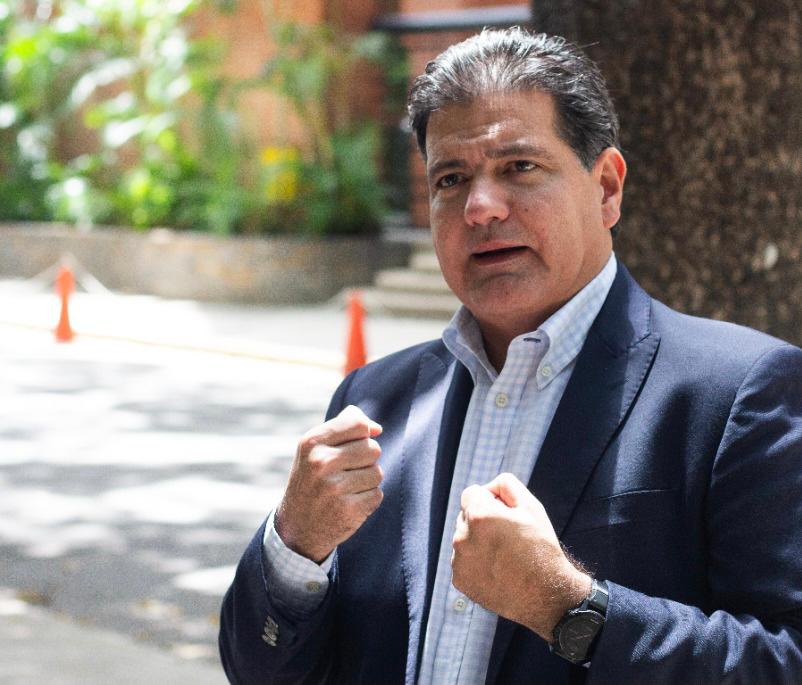 Armando Amengual condena "discriminación" de vacunación en Carabobo