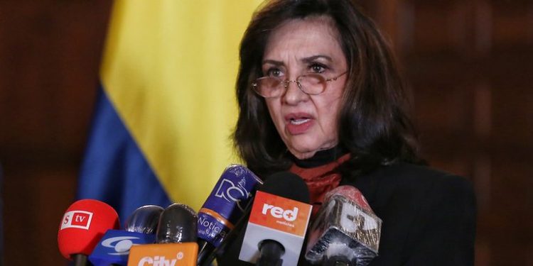 Cancillería colombiana declara persona non grata a secretario de