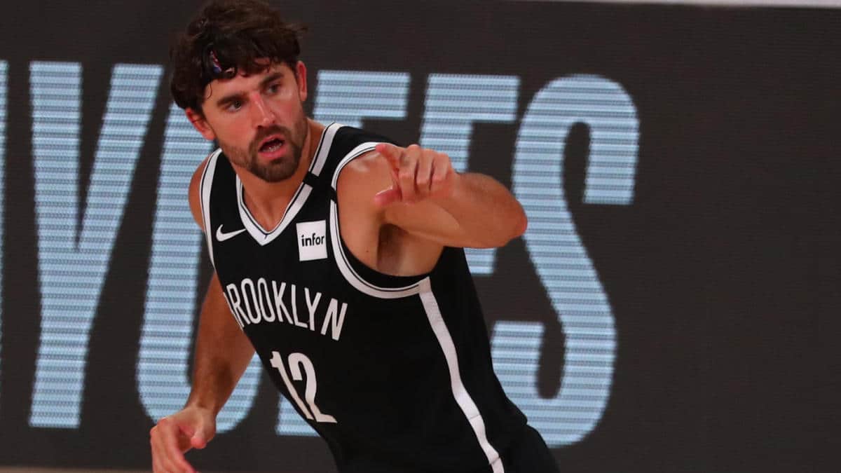 Joe Harris sorprende y adelanta a Brooklyn en la serie ante Celtics