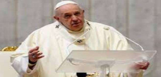 El papa Francisco pide defender la familia y trabajo para jóvenes y mujeres