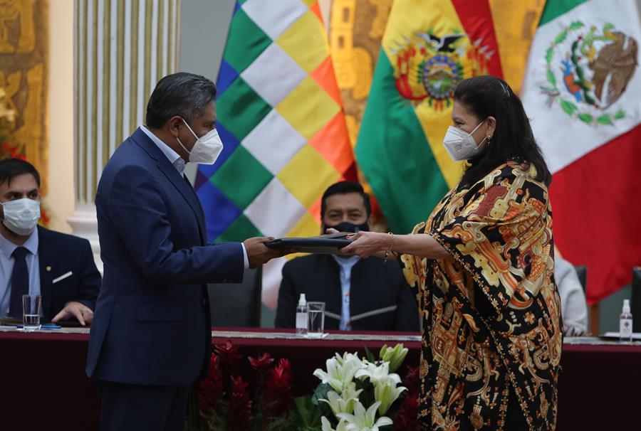 Bolivia y México suprimen visas para que ciudadanos entren al país