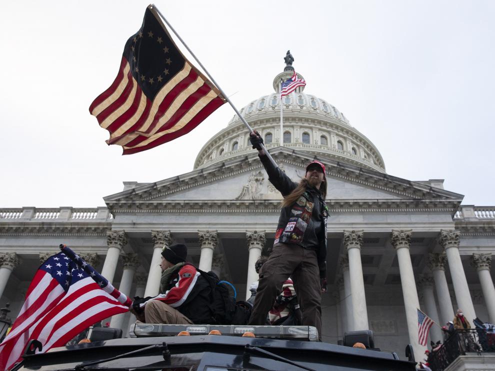 Demócratas y republicanos acuerdan investigación del asalto al Capitolio