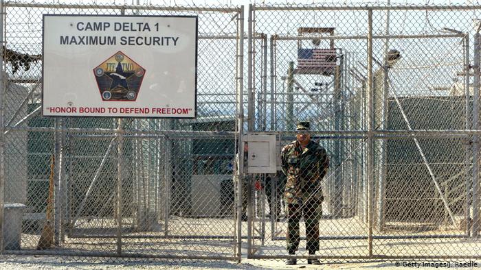 Biden autoriza transferir fuera de Guantánamo a sus primeros 3 presos
