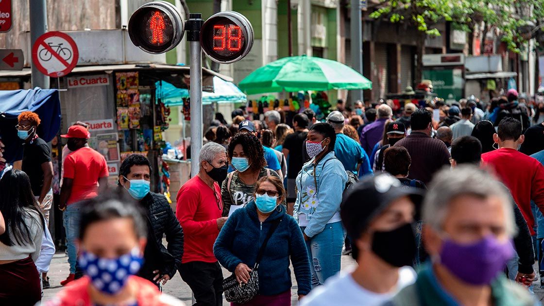 Nuevos contagios vuelven a dispararse en Chile pese a rápida vacunación