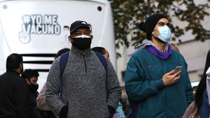 Chile anuncia "carné de movilidad" para vacunados