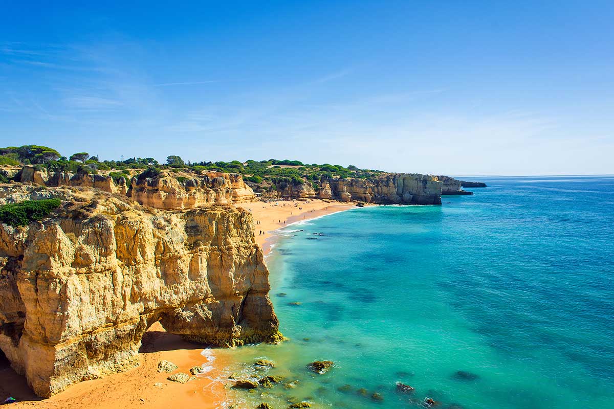 Portugal multará con cien euros por incumplir normas COVID en la playa