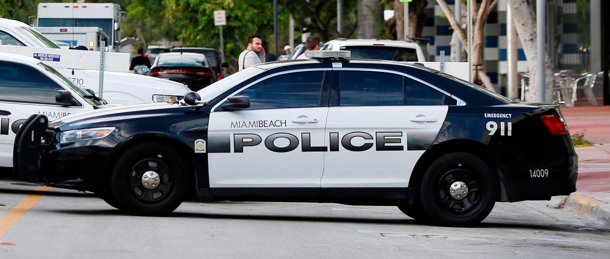 Policía de Miami culpa a agentes de la desaparición de 25 rifles AR-15
