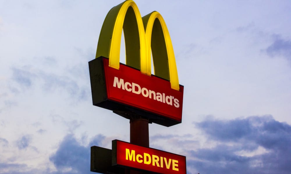 McDonald's regala iPhones para atraer nuevos a postulantes