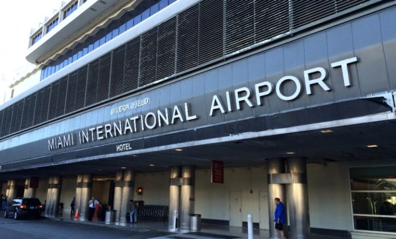 Pelea en aeropuerto de Miami deja a una persona detenida