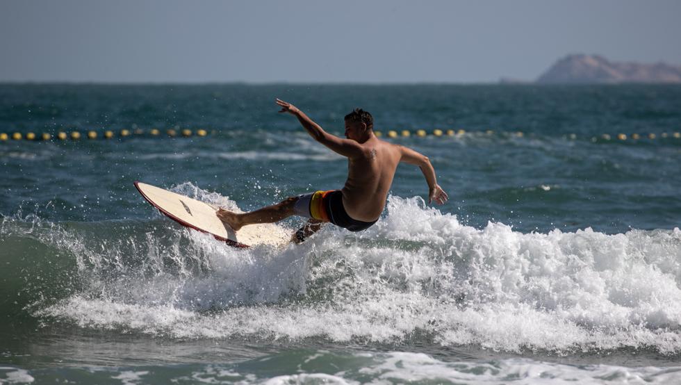 20 participantes del Preolímpico de surf dan positivo por COVID