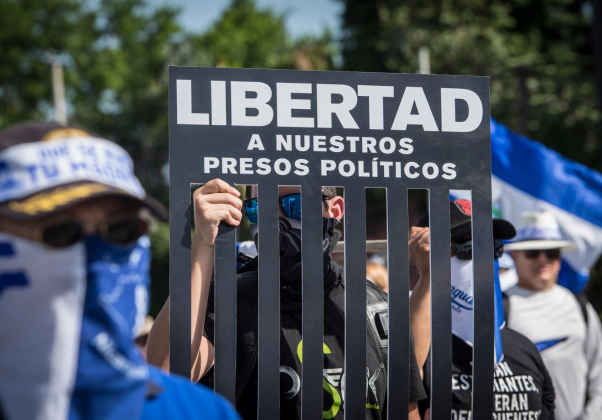 Oposición denuncia traslado de presos políticos a paradero desconocido