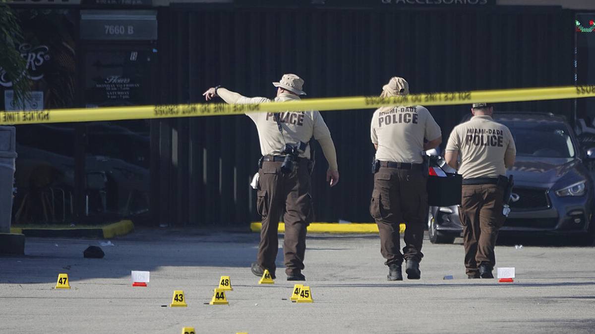 Dos muertos y 20 personas heridas en tiroteo en Miami