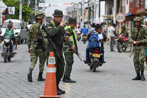 Dos policías detenidos por muerte de joven en protesta colombiana