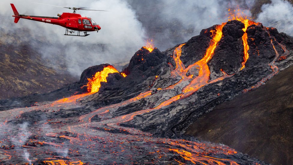 Ponen a la venta un volcán en erupción es Islandia