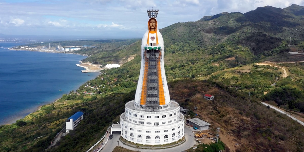 Construida en Filipinas la estatua de la Virgen María más grande del mundo