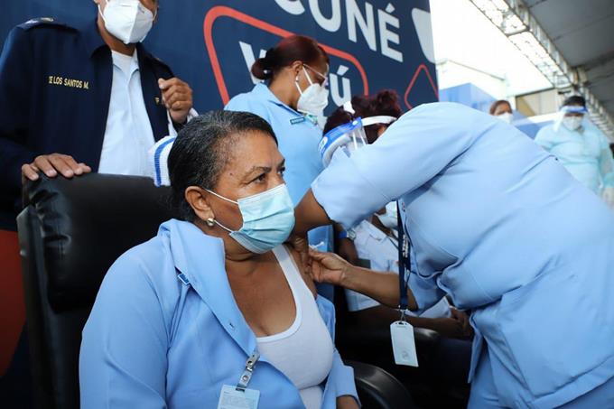 Rep. Dominicana aplicará una tercera dosis de la vacuna contra el COVID-19
