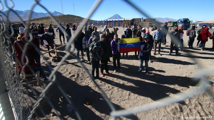 Chile deporta a 56 venezolanos en situación irregular