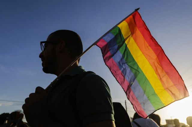 Torturan a persona LGBT+ tras revelar que tenía VIH