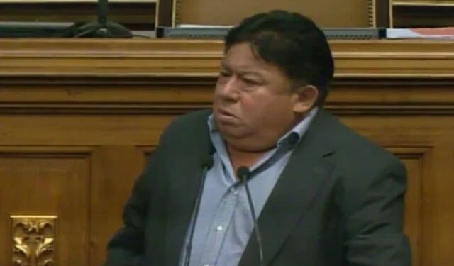 El diputado Ricardo Fernández fallece por COVID-19