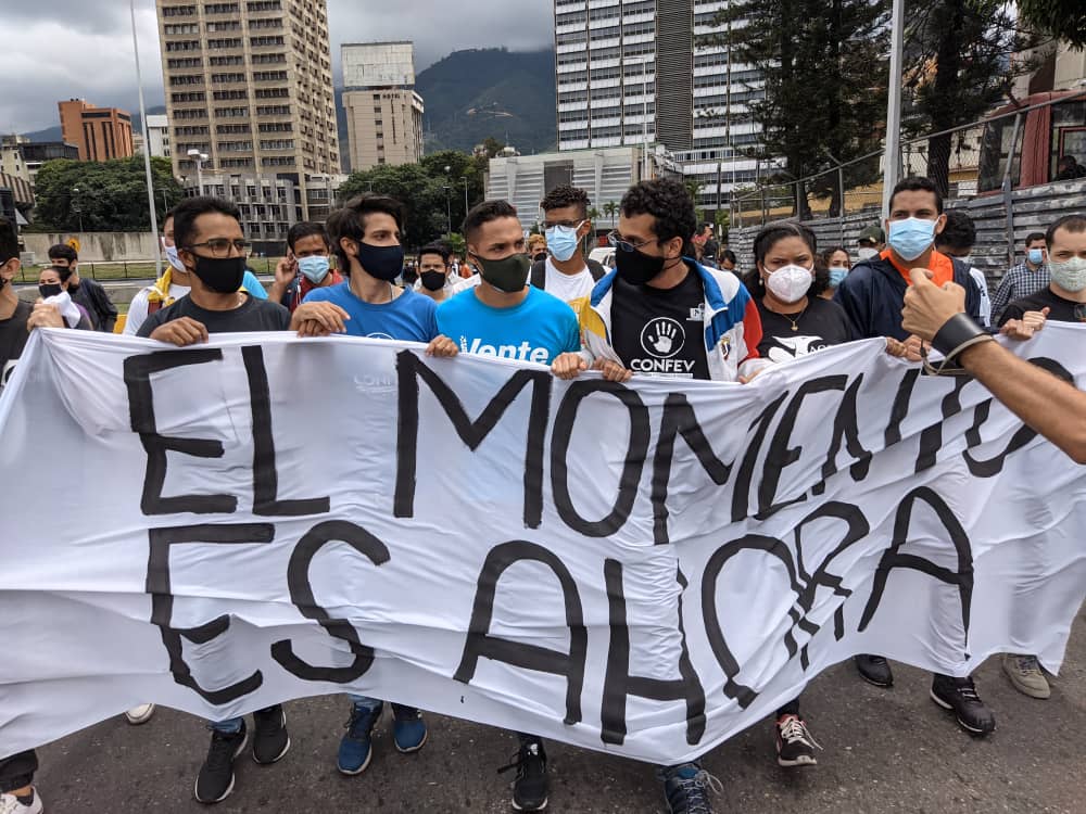 Guaidó apoya a estudiantes en la ruta por Venezuela
