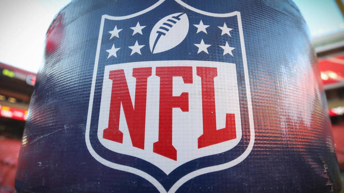 Entrenadores de NFL motivan a sus jugadores en uso de vacuna anticovid