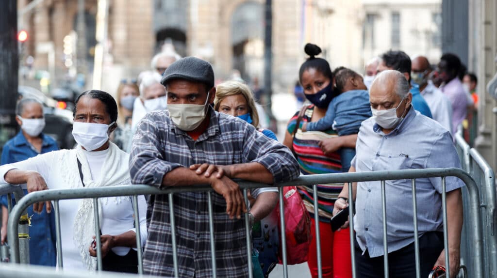 Brasil registra casi 90.000 nuevos contagios de COVID-19