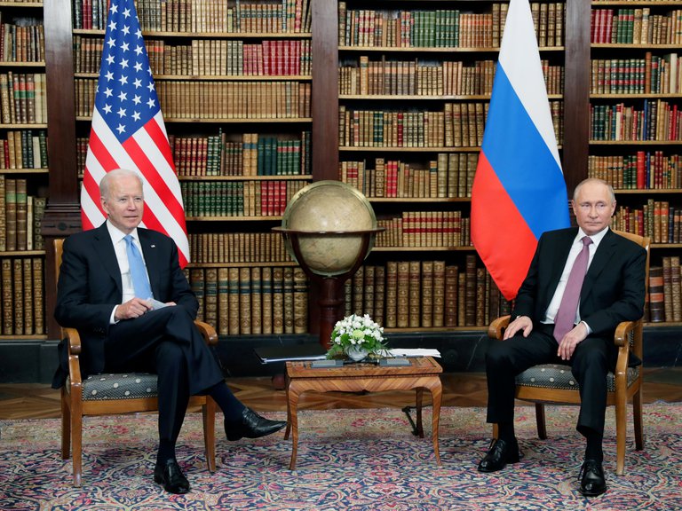 Empieza la primera cumbre cara a cara entre Joe Biden y Vladimir Putin