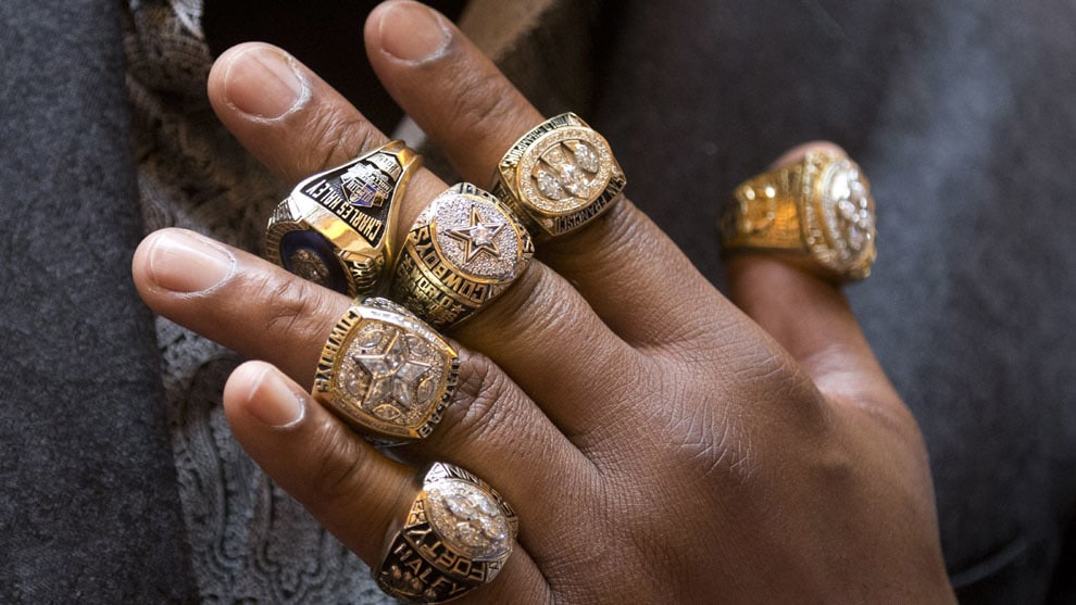 Hijo de exjugador NFL recibe cargos por robarle anillos del Super Bowl