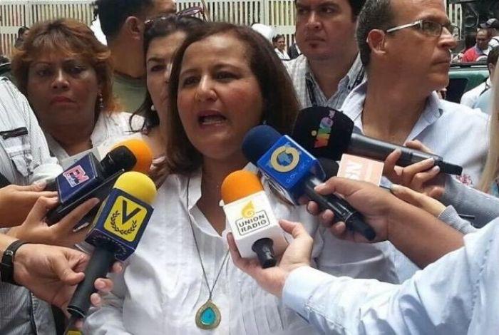 Dinorah Figuera expresó que urge un plan de vacunación