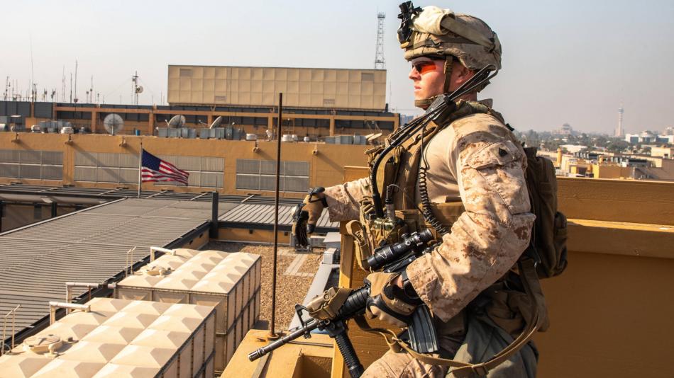 Impactan tres cohetes en base iraquí con contratistas de EEUU
