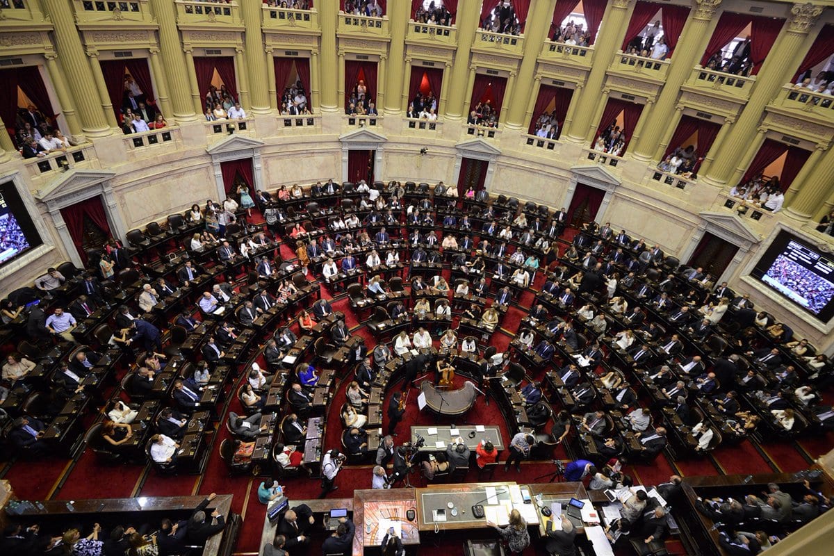 Congreso argentino avanza en proyecto de cupo laboral para transexuales