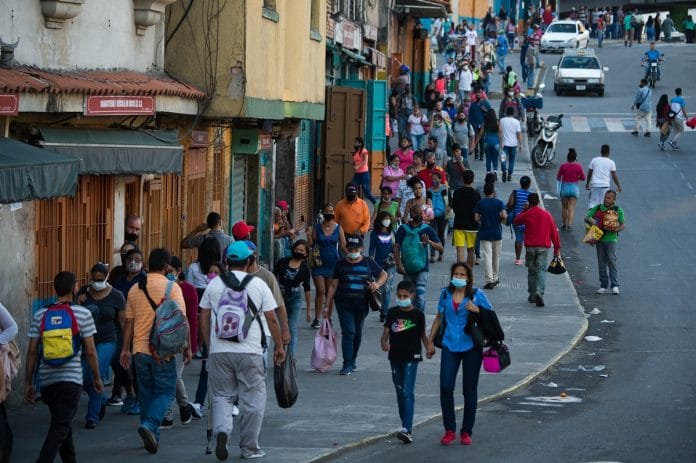 Venezuela supera los 2.700 fallecidos por COVID-19