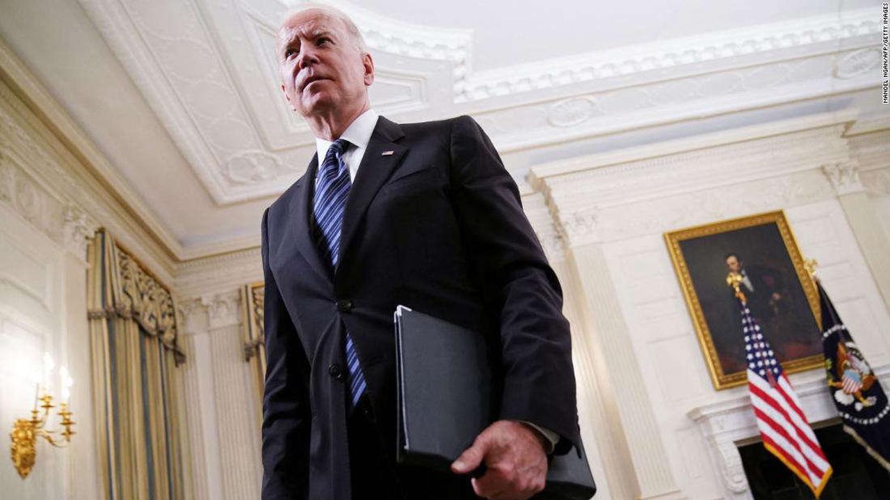 Biden pide no dejar que Trump 
