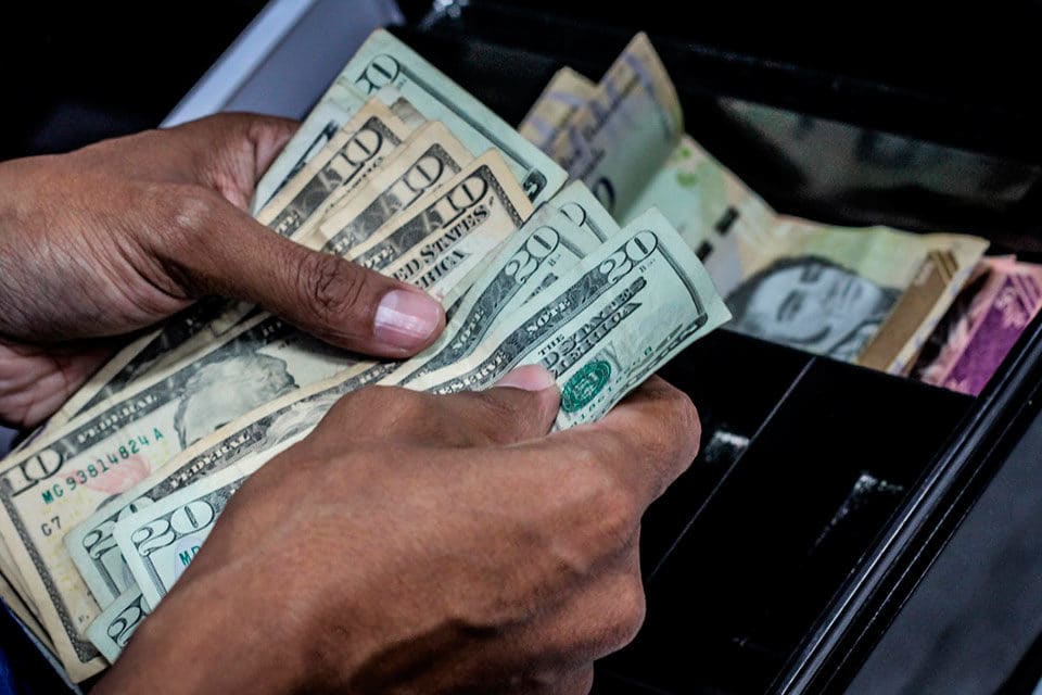 Francisco Allen: El dólar es la moneda de uso preferida por criollos