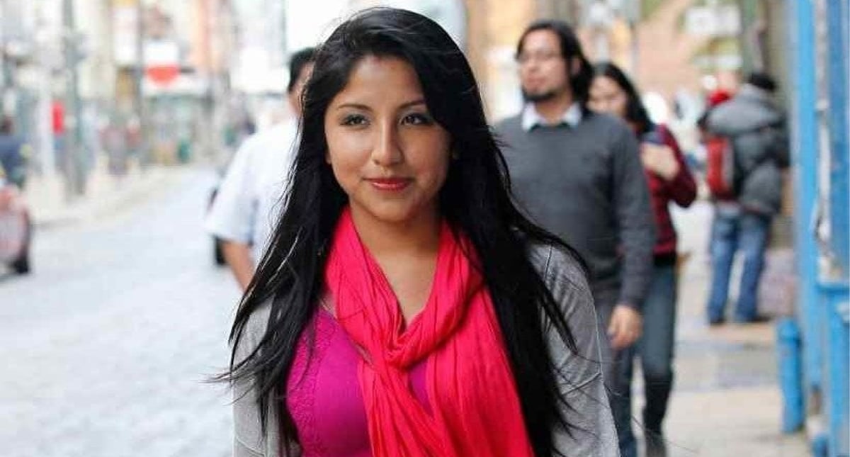 Polémica porque la hija de Evo Morales se vacunó antes de tiempo