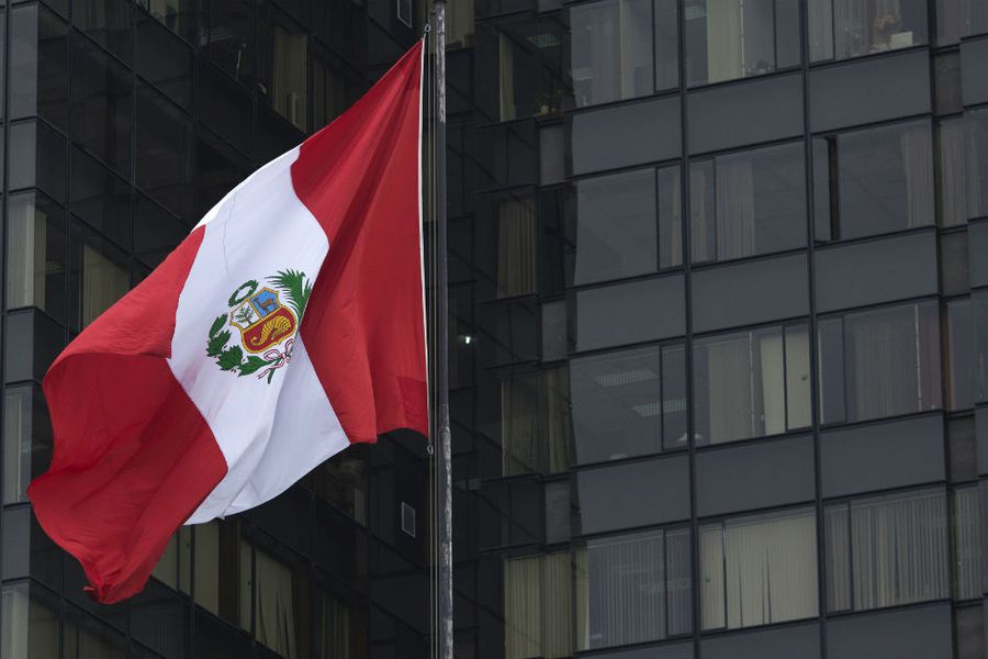 Nuevo gobernante recibirá un Perú con mayor pobreza y deuda pública