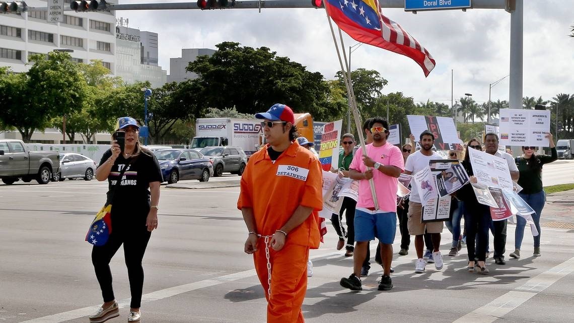 Acusan a venezolanos en EEUU de robar 800.000 dólares