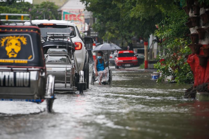 Más de 72.000 desplazados por las inundaciones en el oeste de Filipinas