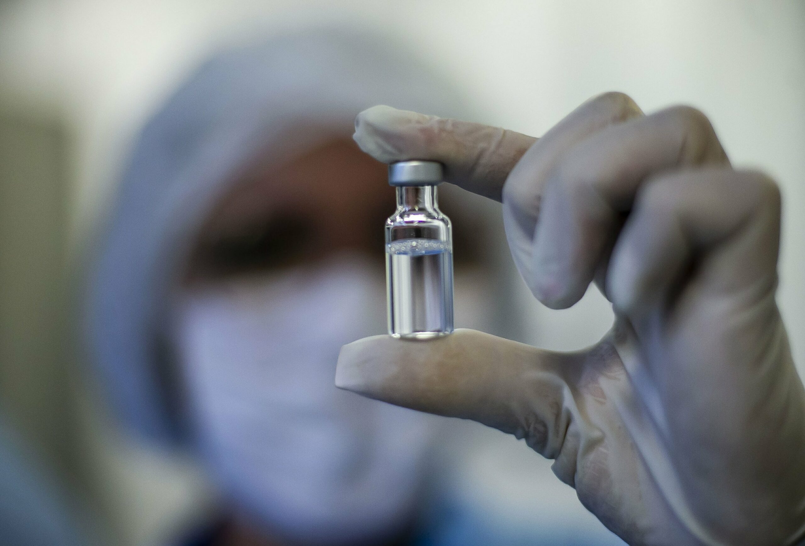 Reino Unido envía 9 millones de vacunas de AstraZeneca a países vulnerables