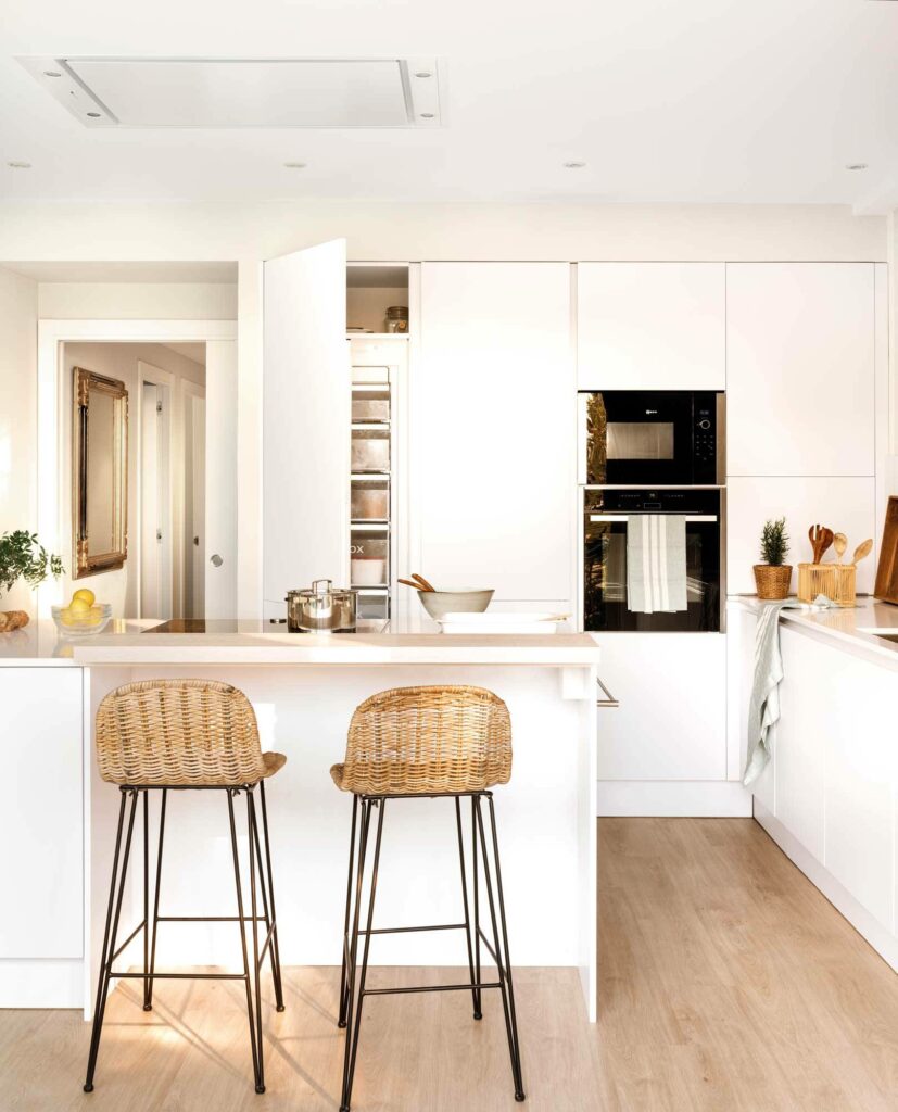 isla cocina con barra madera - Buscar con Google  Kitchen bar design,  Modern kitchen island, Modern kitchen bar