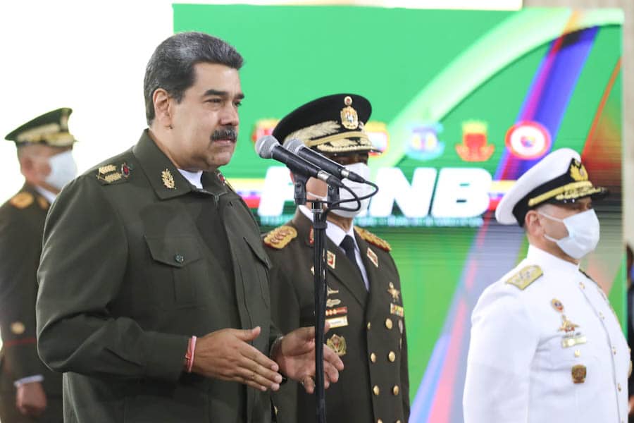 Maduro designa nuevo comandante estratégico operacional de la FANB