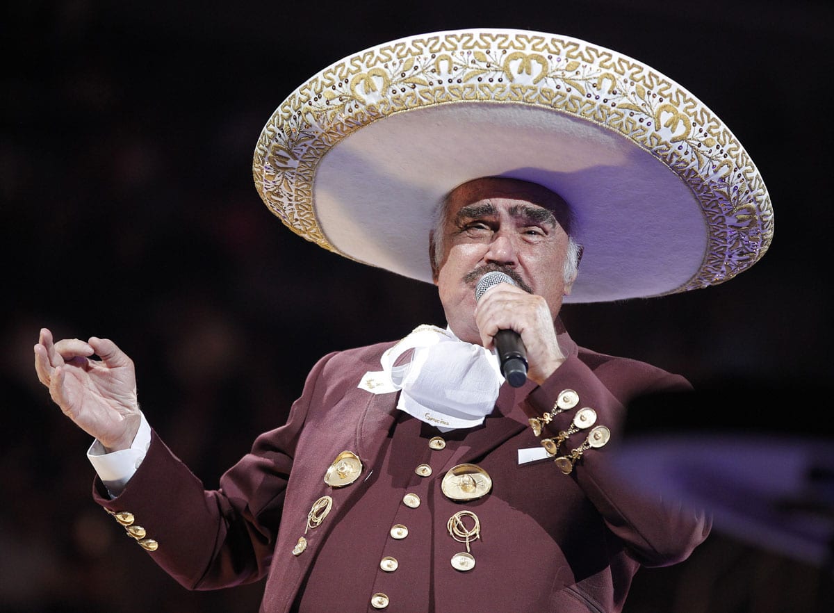 Televisa y Univisión usarán polémico libro de Vicente Fernández para serie biográfica