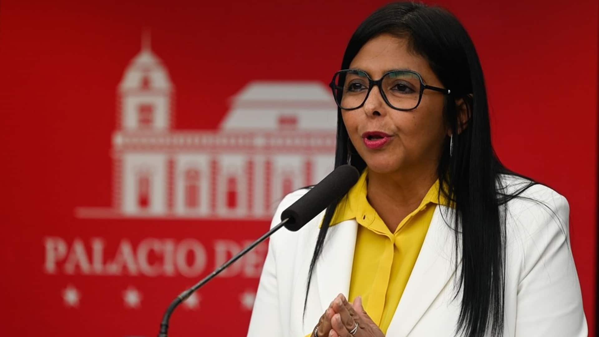Delcy Rodríguez anuncia la aprobación de 14M de euros para la reparación de 500 colegios