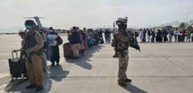 Rumanía completa la evacuación de sus ciudadanos en Afganistán