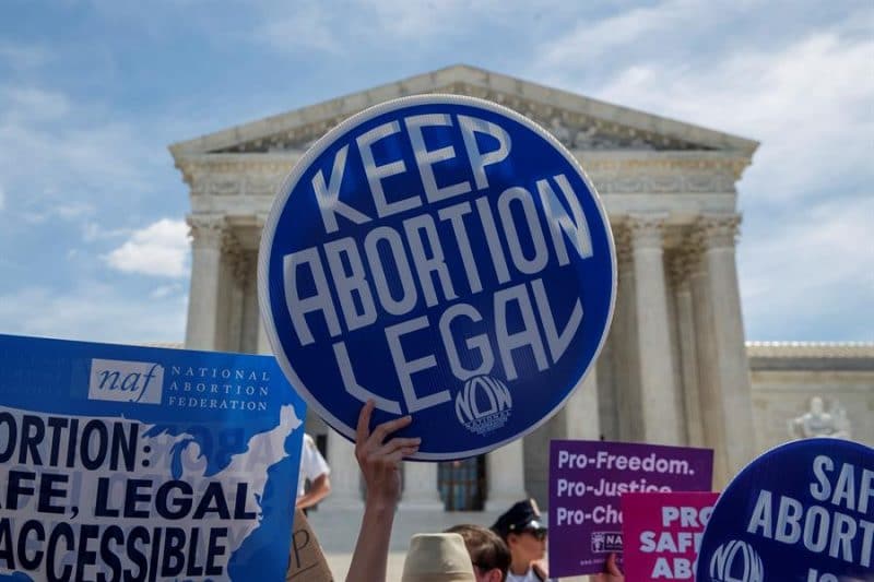 Veto a aborto en Texas seguirá en vigor durante meses, según Tribunal