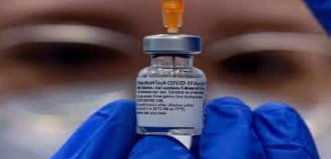Filipinas aprueba el uso de la vacuna de Moderna para adolescentes