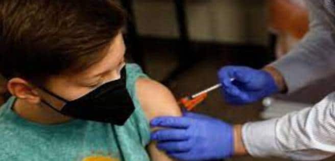 Advierten la importancia de las vacunaciones contra la COVID-19 en menores  de edad