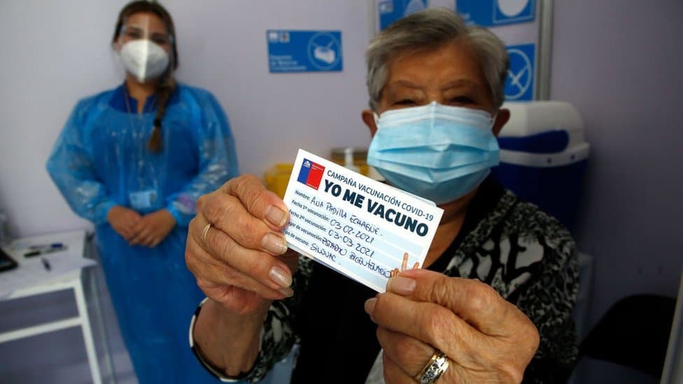 Chile reduce a 10 días cuarentena obligatoria para infectados vacunados