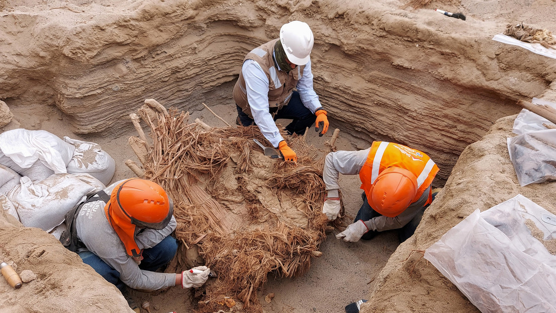 Hallan restos humanos de la época precolombina en Perú