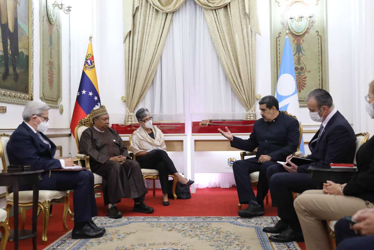 Presidente Maduro sostiene reunión con secretario general de la OPEP